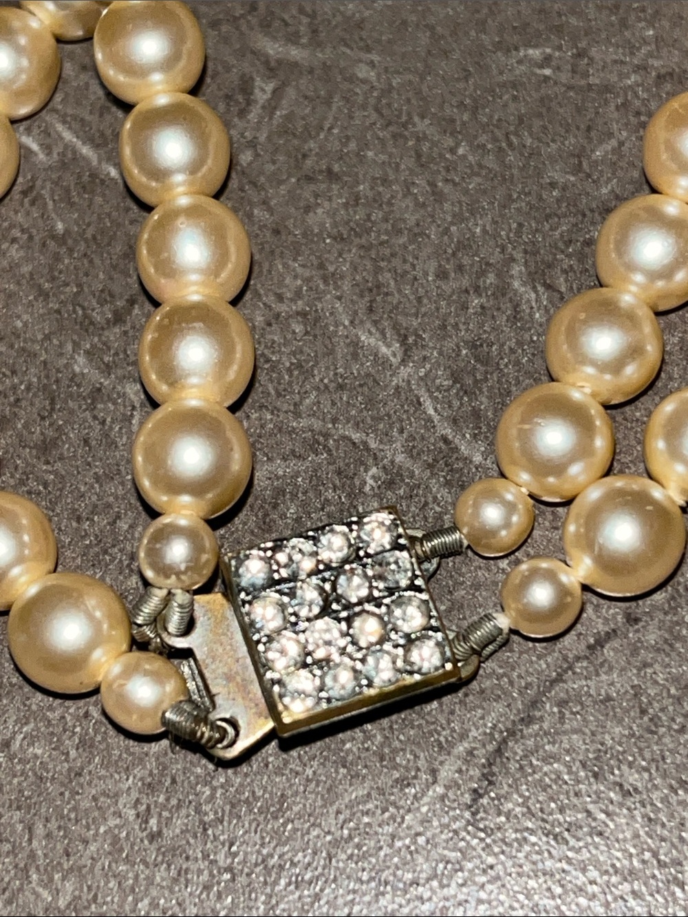 Elegant Ivory Pearl Double-Strand Bracelet with Crystal Clasp As is - Picture 4 of 4